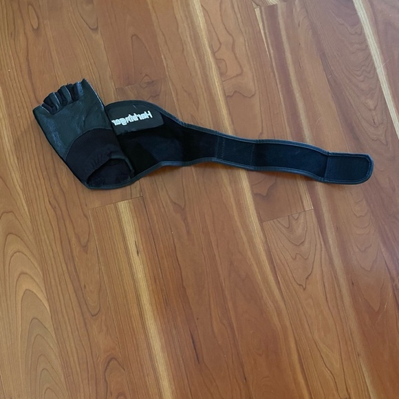 Harbinger wrist wrap gloves - Picture 7 of 7